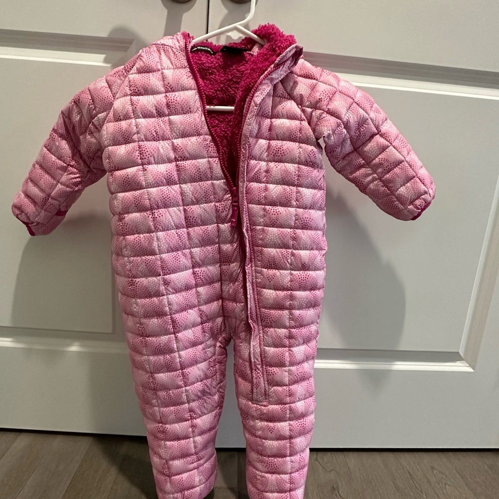 Toddler girl, size 24M and snowsuit.